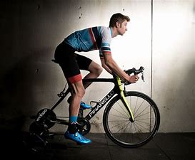 Dynamic Movements:Dynamic flexibility is the ability to move muscles and joints through their full range of motion during active movement.This improves performance and reduces the risk of injury.